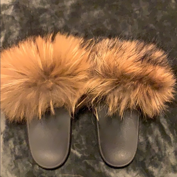 Fluffy Slides - Picture 2 of 3